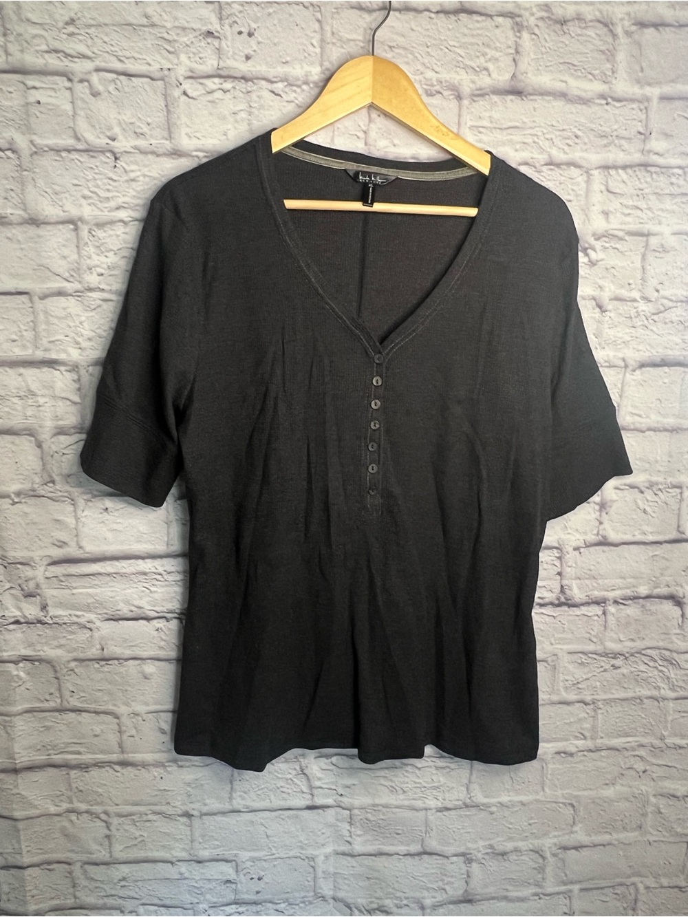Nicole Miller New York Dark Gray Waffle Knit Henley Short Sleeve Top XL
